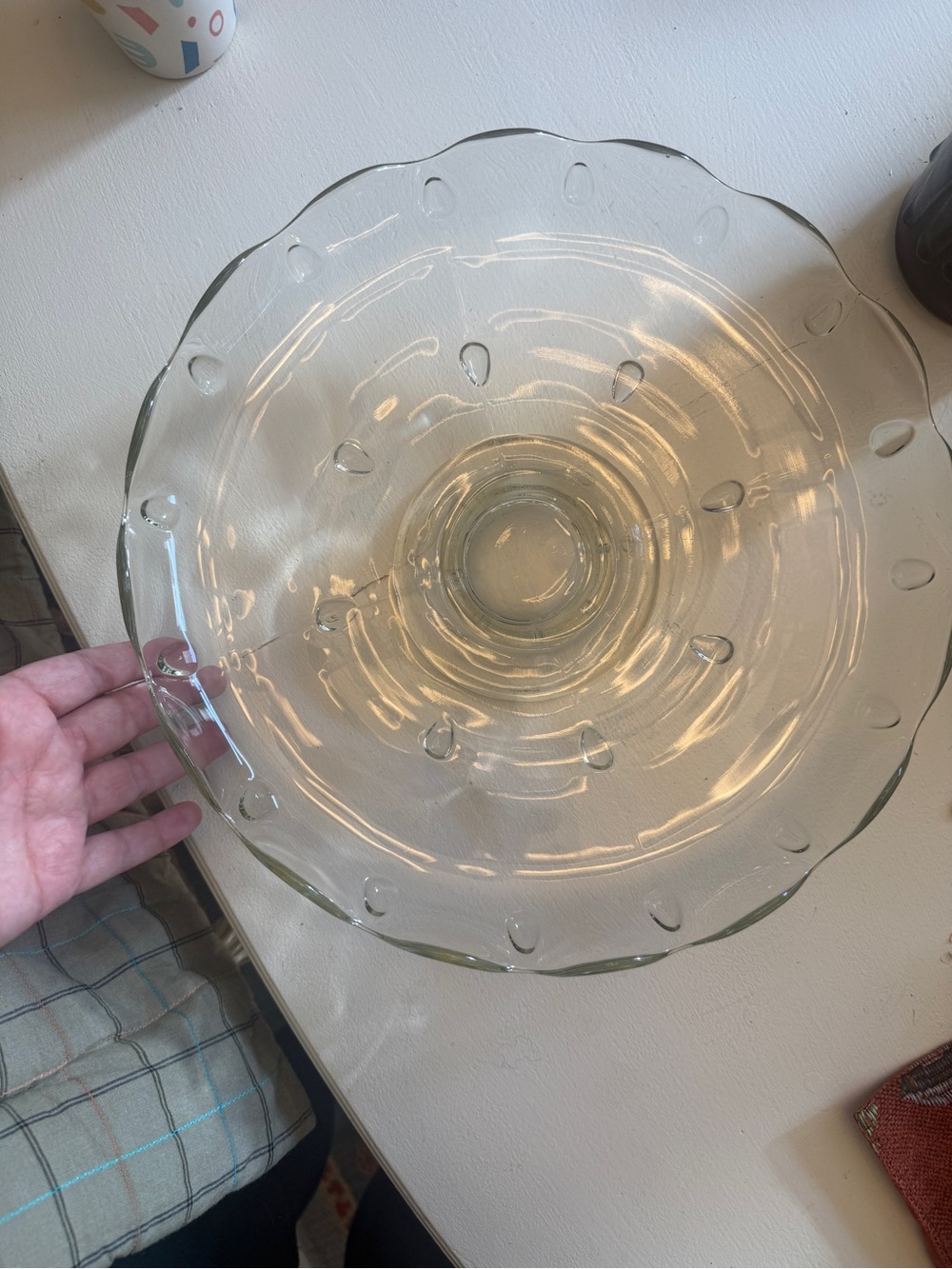 Clear Glass Decorative Cake Plate / Serving Platter - Picture 1 of 3